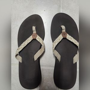 Reef women flip flops white gold size 9